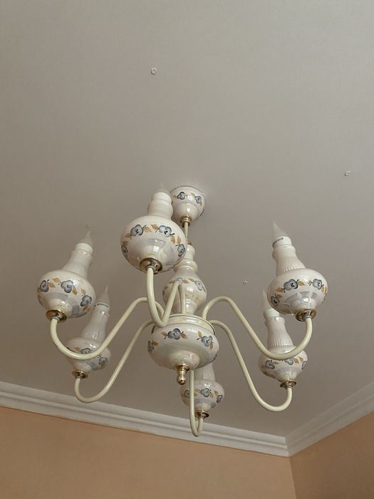 Продам фарворовую люстру