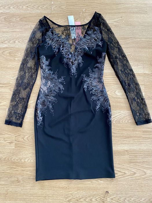 Rochie mini neagra ,Noua, cu maneci din dantela