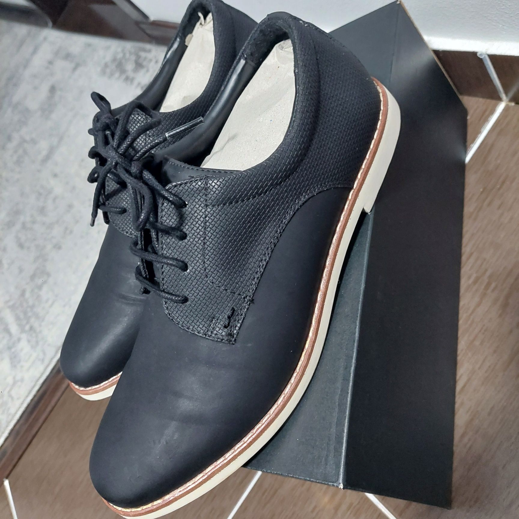 Pantofi zara, marimea 42