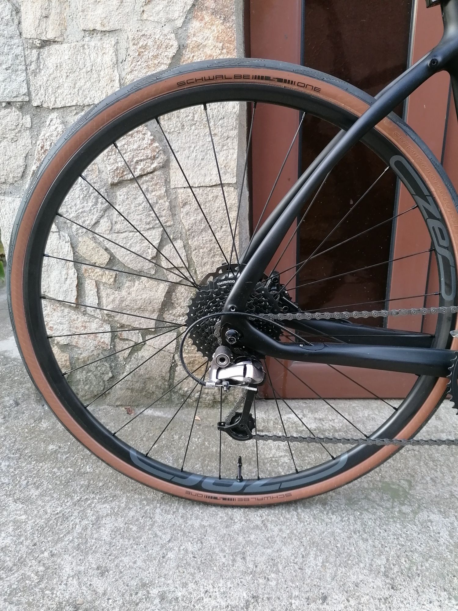 PINARELLO  Full Carbon Custom 8,4кг. Хибрид 28 цола