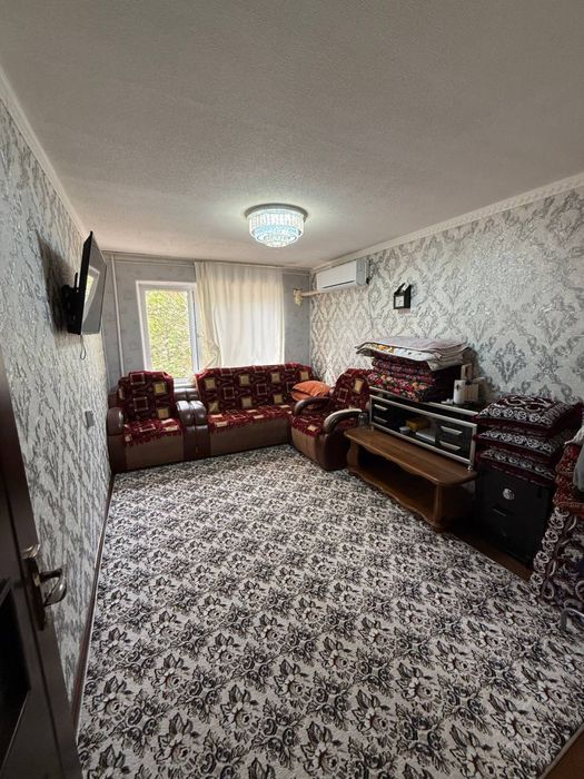 Продаётся 3 комнатная квартира с ремонтом сертеппо 45000$