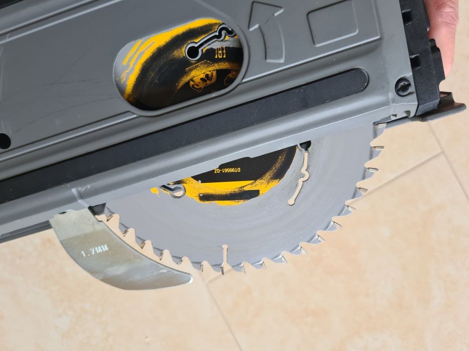 Dewalt DCS 520NT- circular de mana cu plonjare