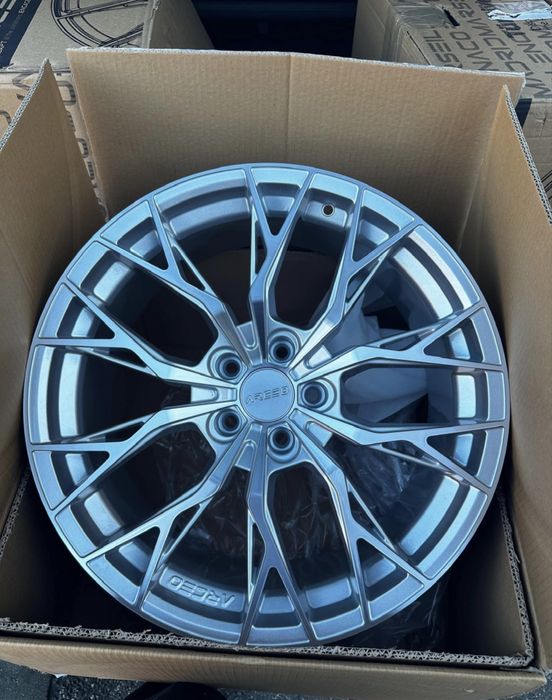 JANTE ARCEO R19 8.5J ET30 5x112