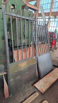Метални врати от кован желязо