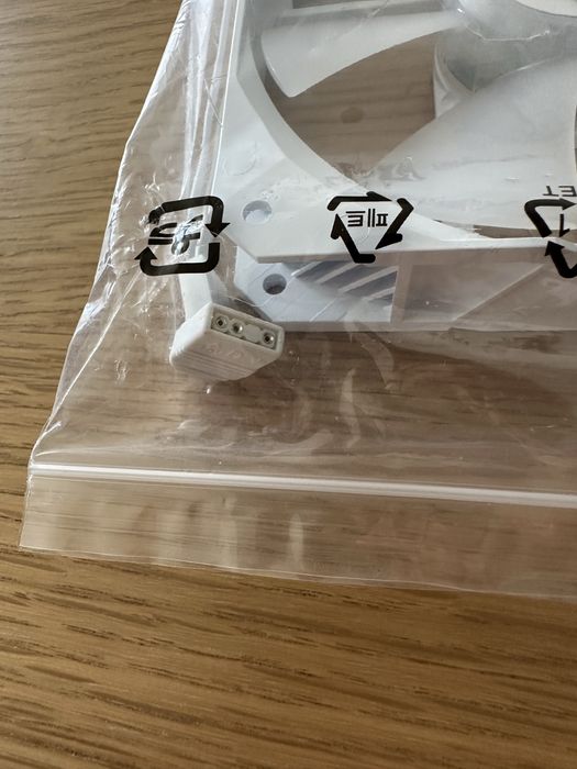 2x ASUS ROG RYUO Fan Model 12 RGB Бели