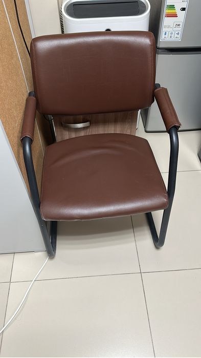 Стул офисный 7000т