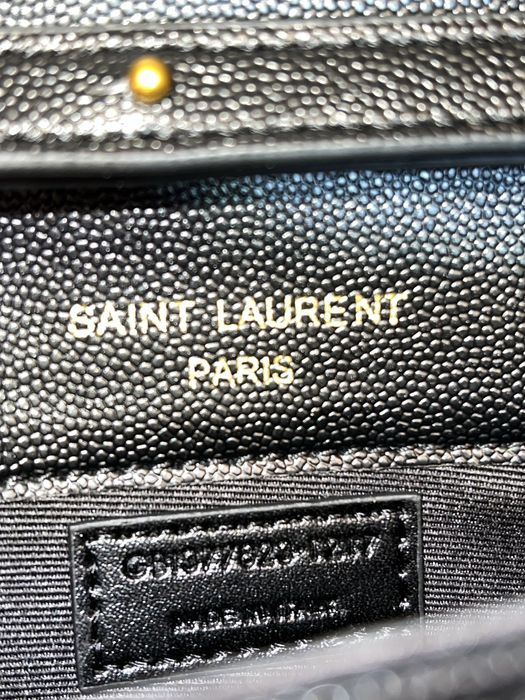 Geanta Saint Lauren neagra, piele fină si moale.