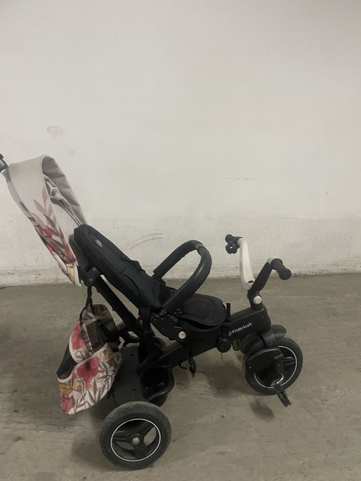 Vand tricicleta Kinderkraft 4 in 1 rotativa cu pozitie de somn