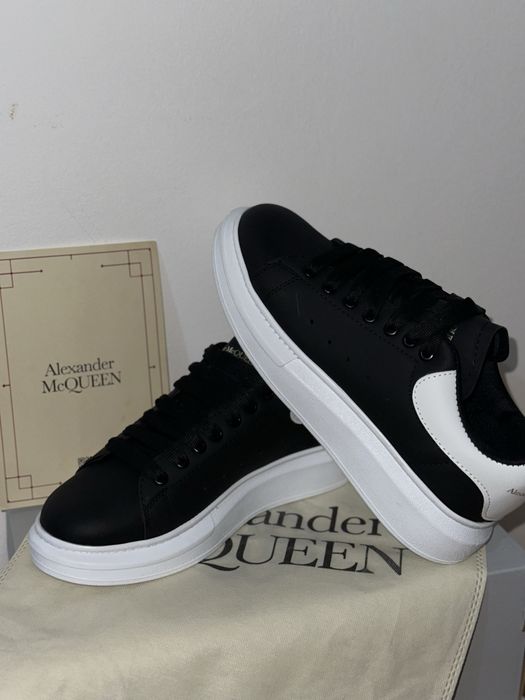Alexander McQueen Alb Negru