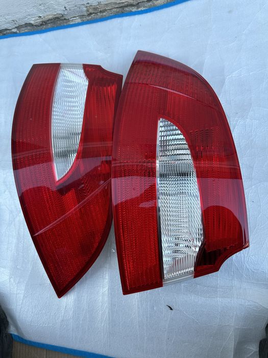 Stopuri stânga dreapta skoda superb.2z