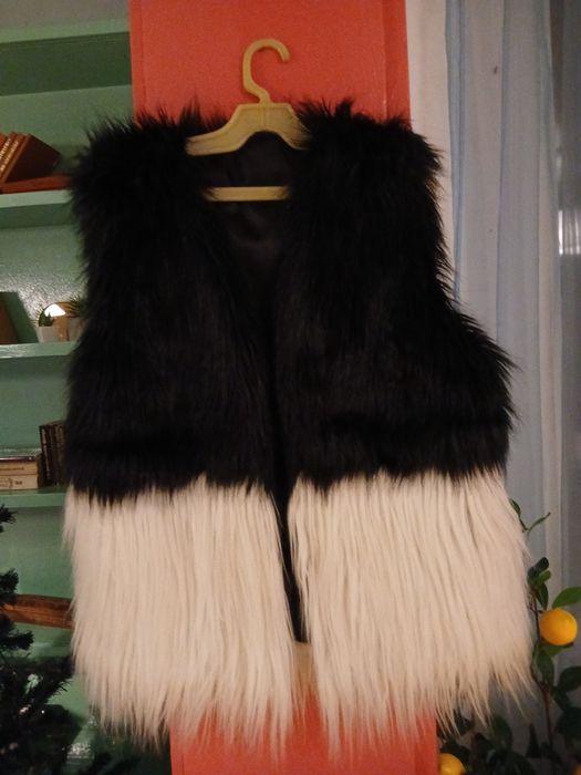 Модерен дамски елек L/XL   20 лв.