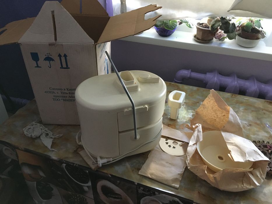 Соковыжималка/овощерезка Ульбинка новая