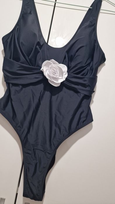 Costum de baie modelator