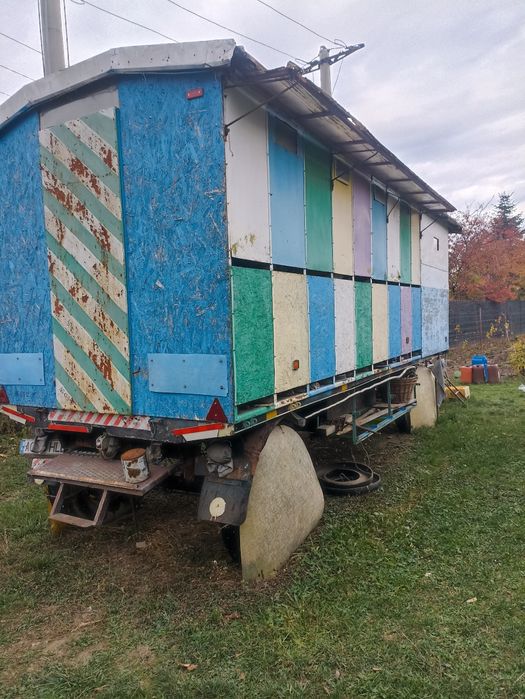 Vând remorcă pentru stupi apicolă