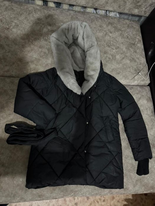 Зимняя куртка в отличном состоянии