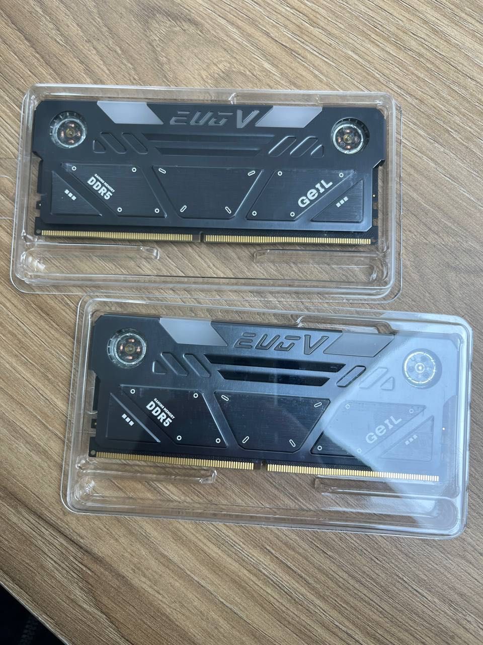 Оперативная память 32GB Kit (2x16GB) GEIL EVO V RGB 6400Mhz DDR5