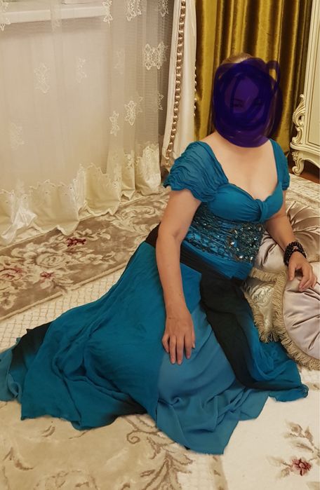 Продам вечерние платья