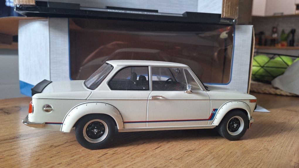 BMW 2002 turbo 1:18