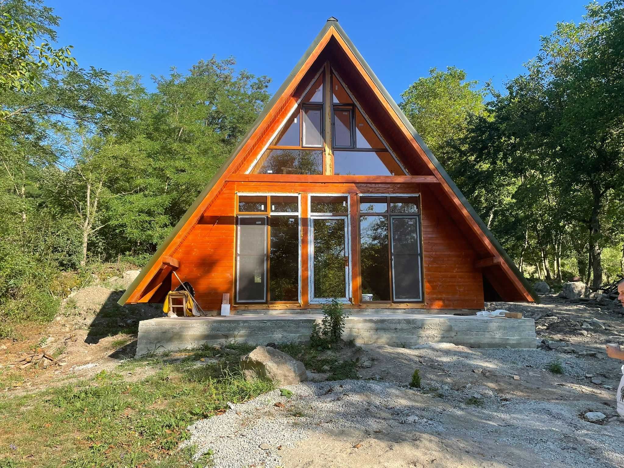 Case si cabane din lemn A-Frame