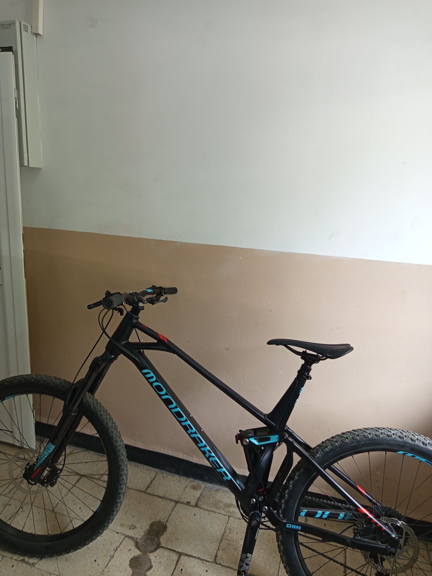 Mountain bike mondraker
