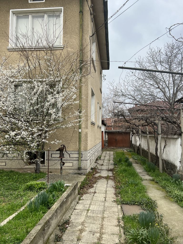 Продава се Къща в Пловдив, Въстанически - 160 кв.м за 500 €/кв.м - Снимка #1