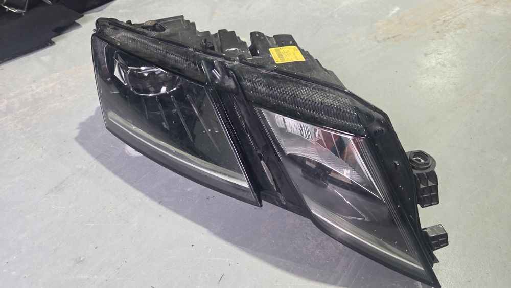 Far LED dreapta Skoda Octavia lll Facelift- Cod 5E1 941 016 D