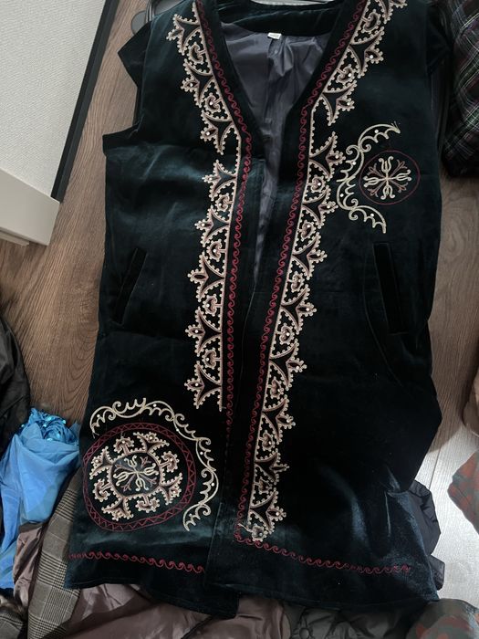 Продам камзол 52 размер