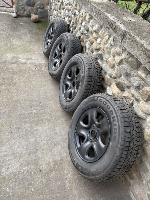 Anvelope de iarna cu jante 5x114,3  R16