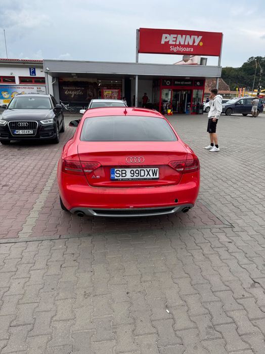 Audi A5 Coupe roșu