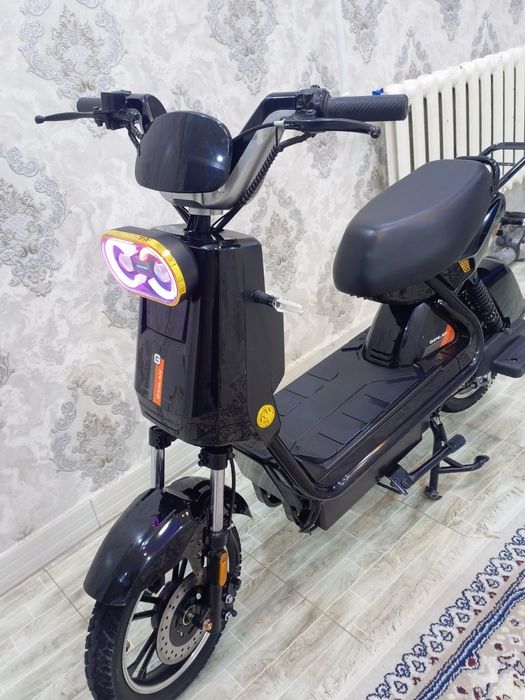 Tesla skuter sotiladi