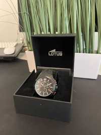 Часовник Lotus с гумен strap