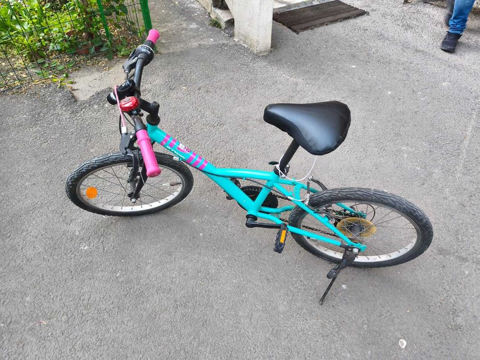 VÂNDUTĂ!Vand bicicleta fete stare f buna