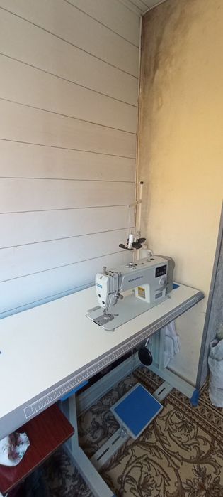 Tikuv mashinasi garantiya bor yangi hali