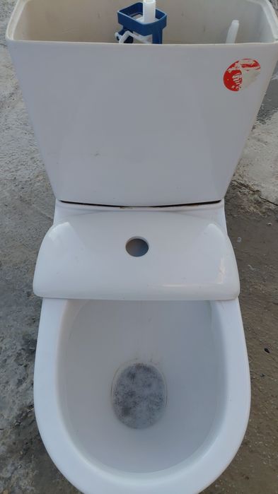 Продается унитаз в комлекте