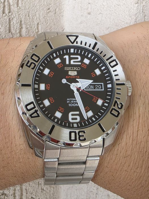 Seiko 5 SRPB33 Baby monster