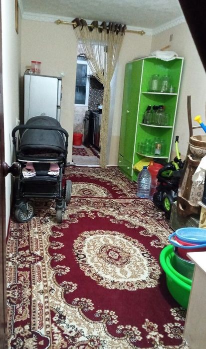 dom 1 etaj 2 xonalik qilingan suv xojatxona bor