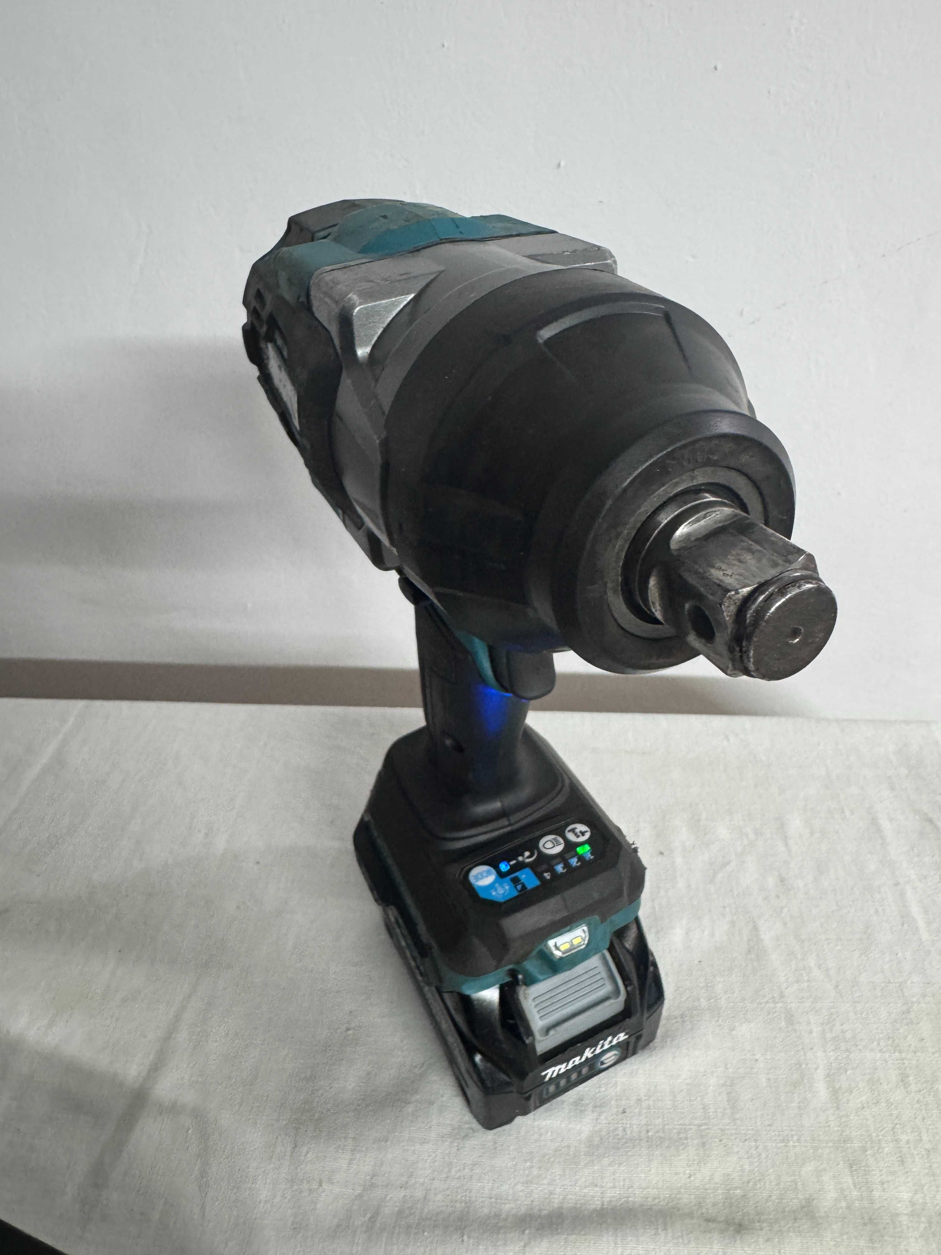 Акумулаторен ударен Гайковерт MAKITA TW001G/40V/1800Nm+батерия/зарядно