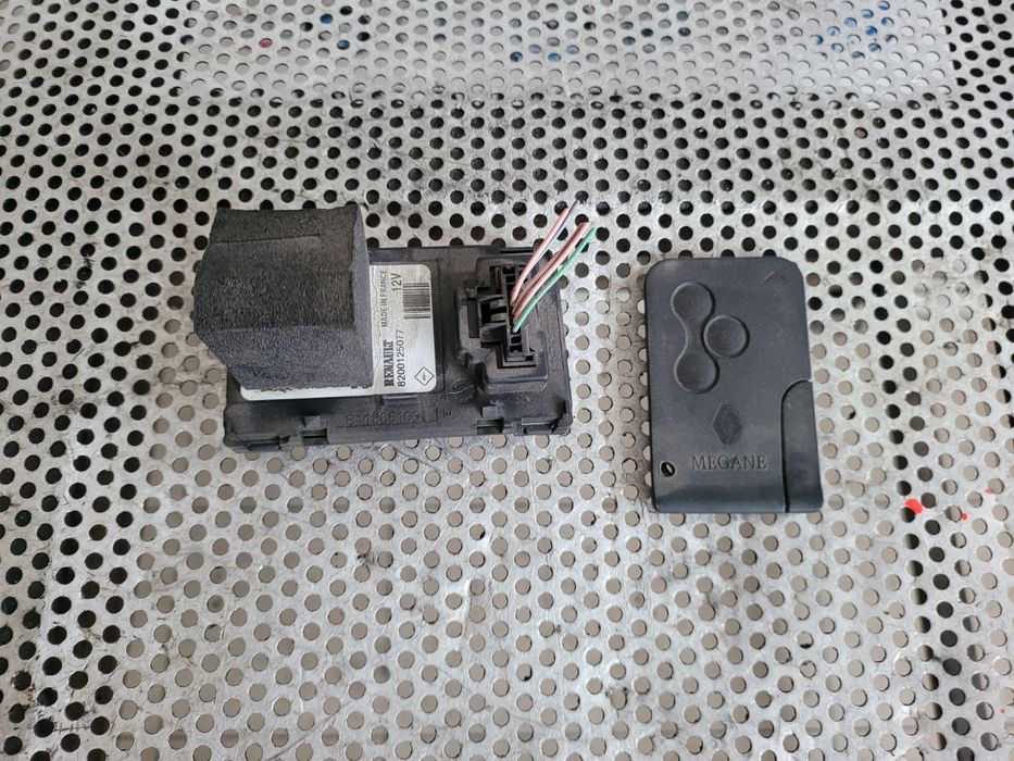 Contact Card Cititor Card Renault Megane 2 Scenic 2 An 2004-2005-2006-2007-2008-2009 Volan Stanga Dezmembrez Renault Megane 2 1.5 Dci Euro 4