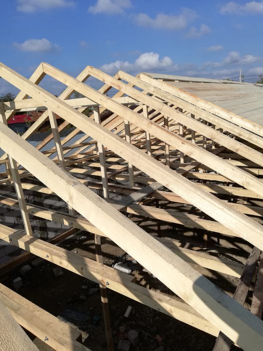 Reparatii acoperis montaj tigla metalica tigla ceramica mansarde