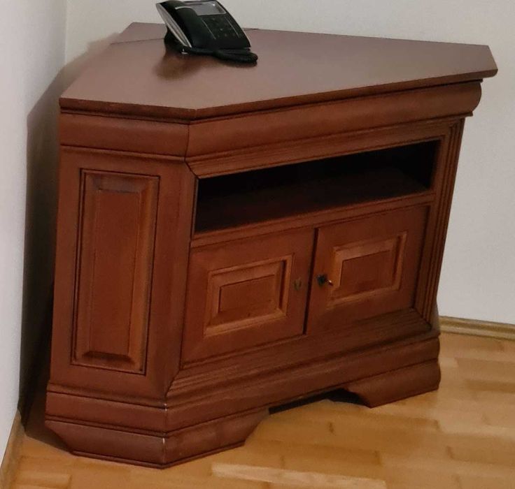 Comoda colt, Coltar TV Louis Phillipe/Mobexpert fara zgarieturI frumos