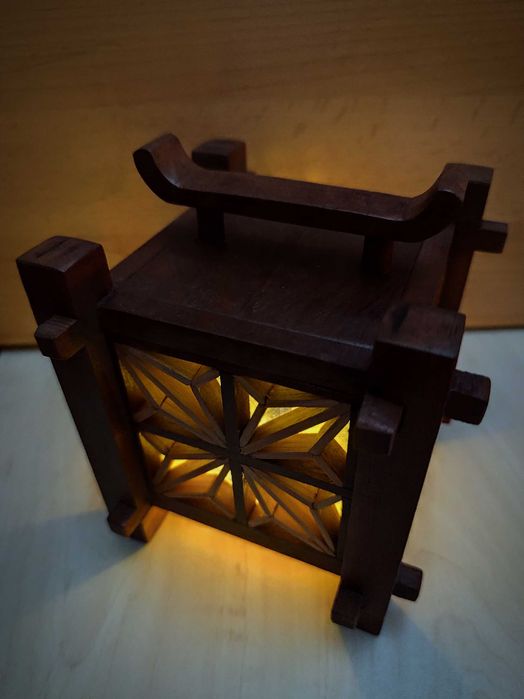 lampa stil japonez lucrata manual din lemn mahon