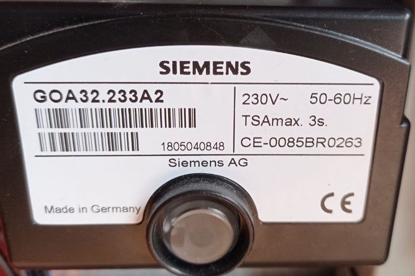 Siemens GOA32.233A2 . Блок управления горелка. Новый.
