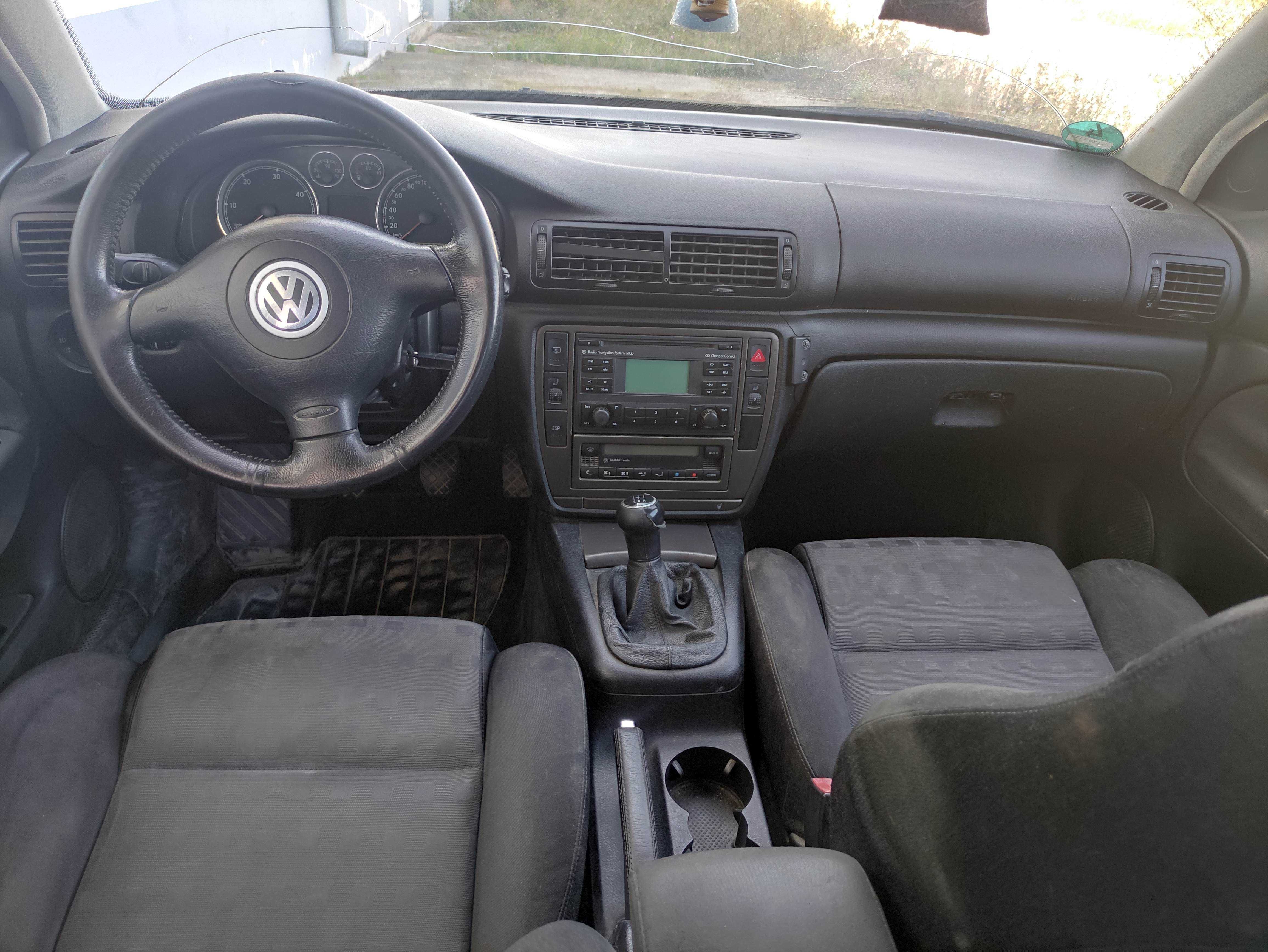 Dezmembrez volkswagen vw passat b5.5 3b AVB cv GLF culoare LA7W