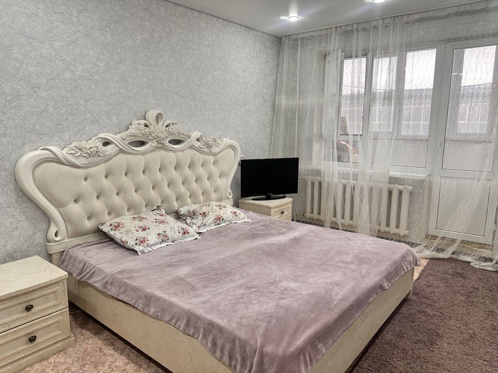 Сдам 1 ком.кв в 11 мкр по суточно
