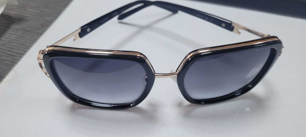 Ochelari de soare,  de damă- marca GUESS