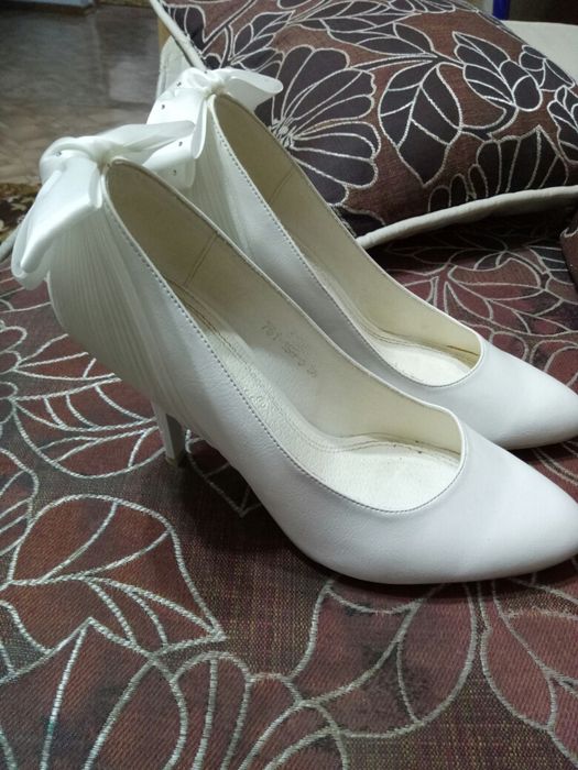 Туфли женские белые