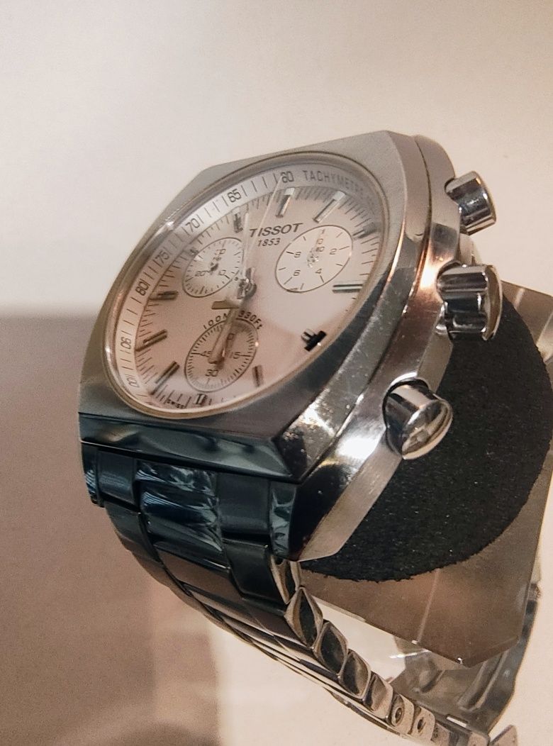 Часовник Tissot Chronograph Swiss
