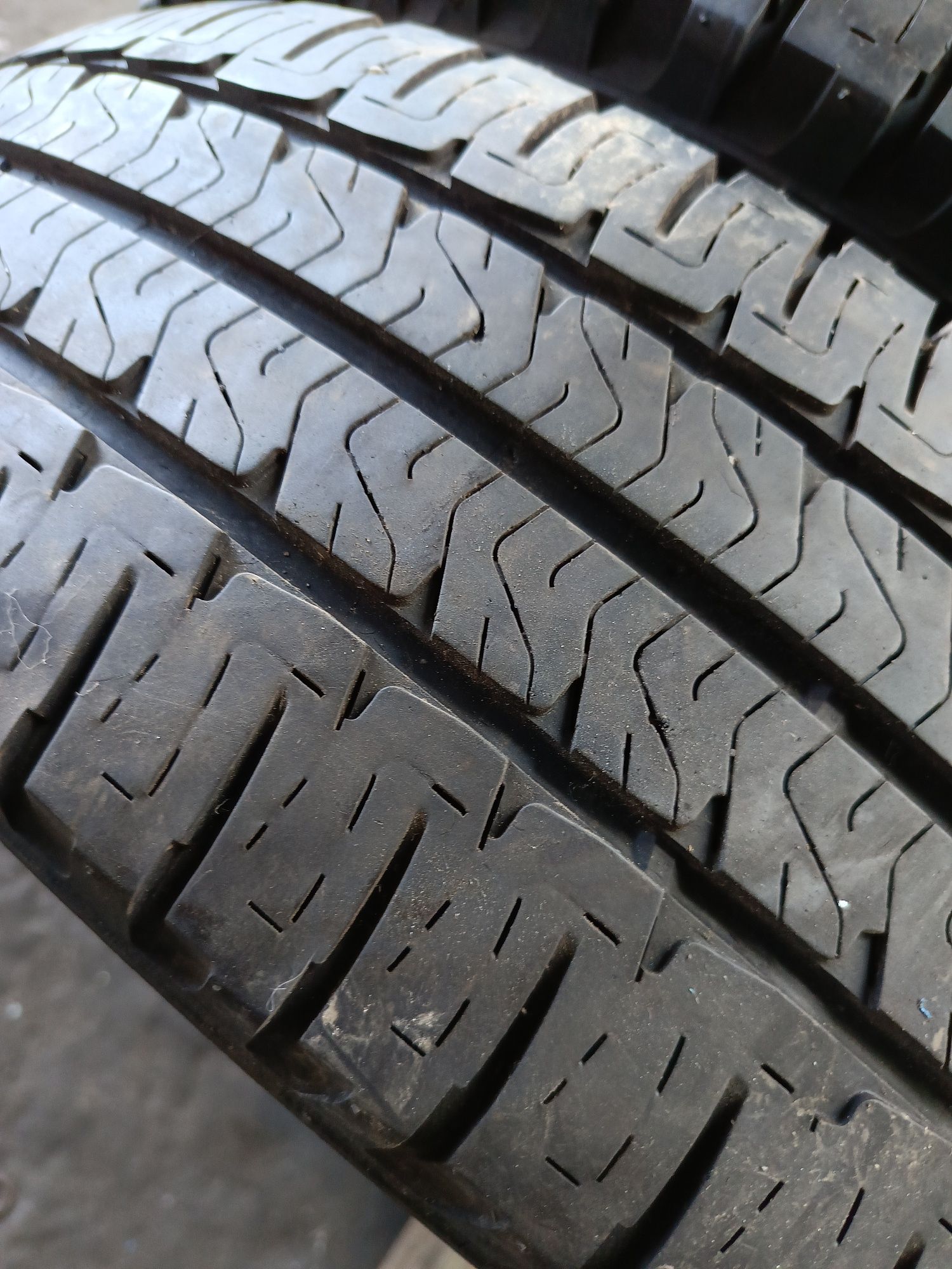 БУСОВИ ЛЕТНИ -16цола -225/75-1бр.-120лв."MICHELIN"