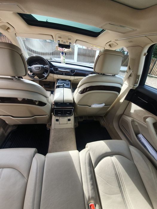 Audi A 8 Long , 2016