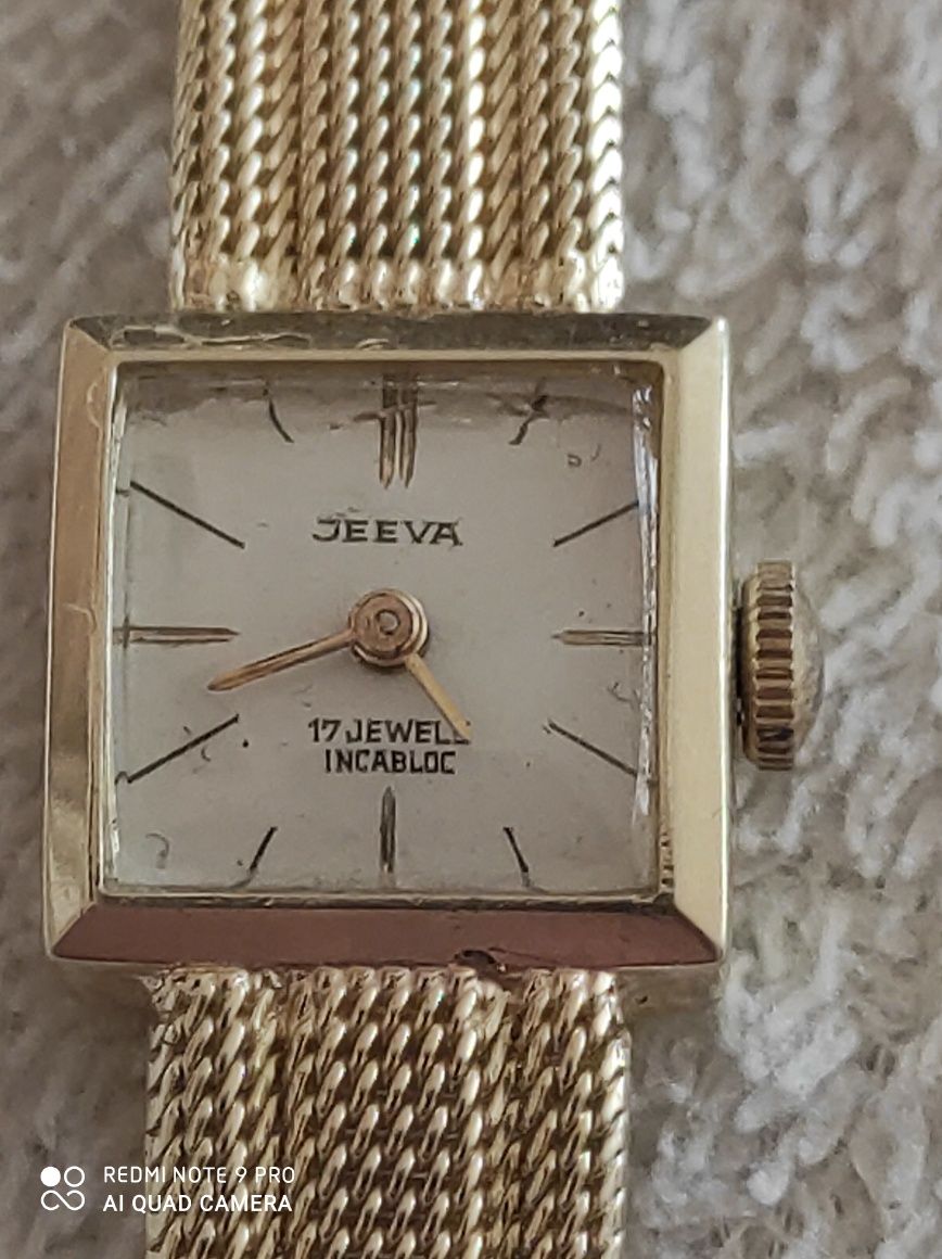 Златен часовник JEEVA